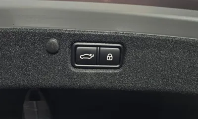 Hyundai Grandeur 2019, 37795 км, за 11063.35 USD - фото 31