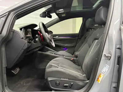 Volkswagen Golf 2022, 21000 км, за 22071.91 USD