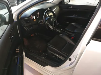 Suzuki Kizashi 2011, 145600 км, за 6324 USD - фото 12
