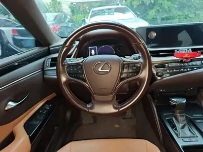 Lexus ES 2019, 110200 км, за 25073.09 USD
