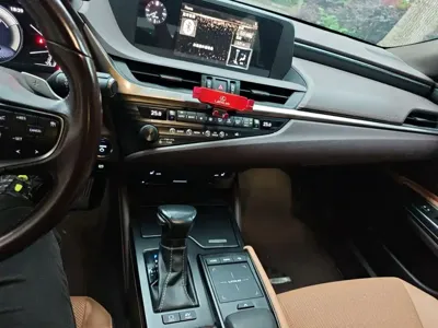 Lexus ES 2019, 110200 км, за 25073.09 USD - фото 6