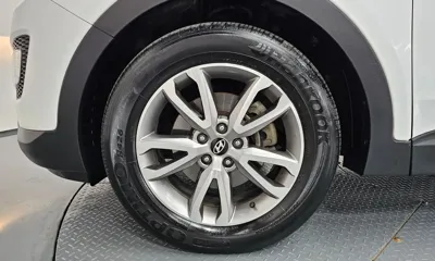 Hyundai Santafe 2013, 215311 км, за 3931.99 USD