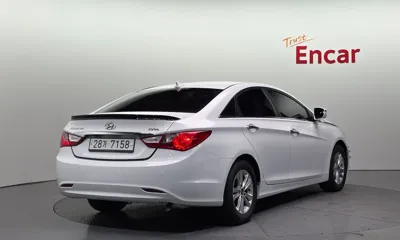 Hyundai Sonata 2012, 164262 км, за 3237.53 USD
