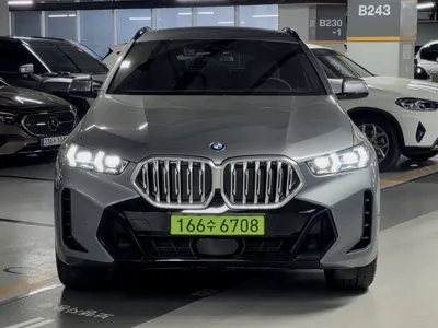 BMW X6 2025, 4283 км, за 82883.67 USD
