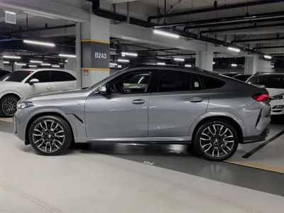 BMW X6 2025, 4283 км, за 82883.67 USD