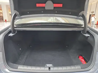 BMW i7 2023, 49000 км, за 62653.29 USD - фото 9
