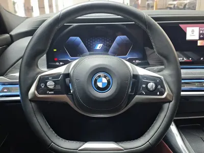 BMW i7 2023, 49000 км, за 62653.29 USD - фото 16