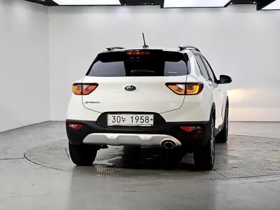 Kia Stonic 2018, 89755 км, за 7483.26 USD