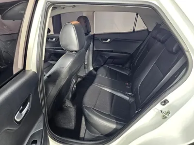 Kia Stonic 2018, 89755 км, за 7483.26 USD - фото 9