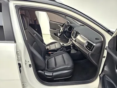 Kia Stonic 2018, 89755 км, за 7483.26 USD - фото 11