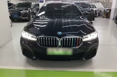 BMW 5 Series New Energy 2022, 63300 км, за 33633 USD