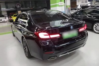 BMW 5 Series New Energy 2022, 63300 км, за 33633 USD