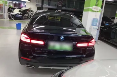 BMW 5 Series New Energy 2022, 63300 км, за 33633 USD