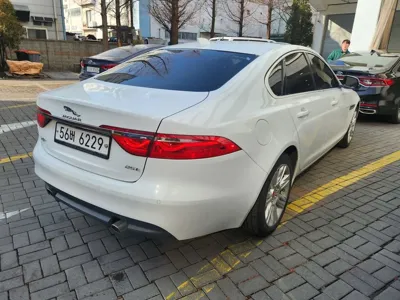 Jaguar XF 2018, 79939 км, за 9381.11 USD