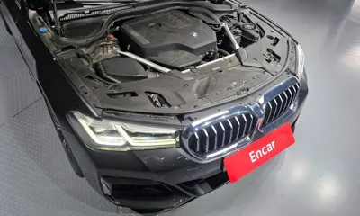 BMW 5-Series 2022, 52944 км, за 30543.87 USD - фото 6