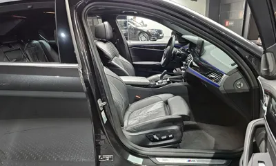 BMW 5-Series 2022, 52944 км, за 30543.87 USD - фото 10