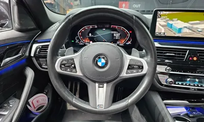 BMW 5-Series 2022, 52944 км, за 30543.87 USD - фото 13