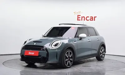 MINI Cooper · 2023 год
