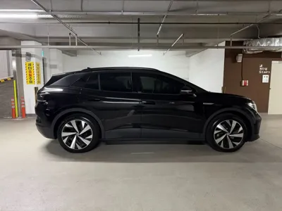 Volkswagen ID.4 2023, 30200 км, за 22144.38 USD