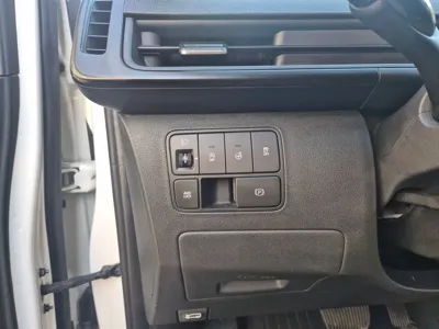 Hyundai Staria 2022, 21998 км, за 20349.22 USD - фото 7