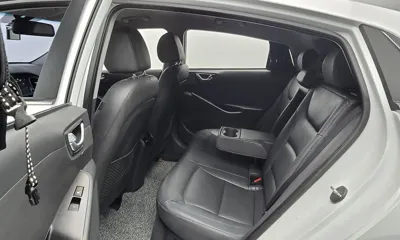 Hyundai Ioniq 2016, 134336 км, за 7618.67 USD - фото 12