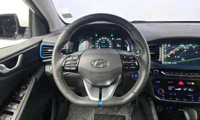 Hyundai Ioniq 2016, 134336 км, за 7618.67 USD - фото 13