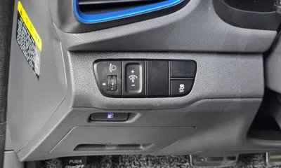Hyundai Ioniq 2016, 134336 км, за 7618.67 USD - фото 14