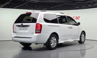 Kia Canival 2013, 174180 км, за 1626.34 USD