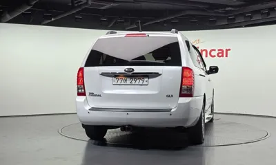 Kia Canival 2013, 174180 км, за 1626.34 USD
