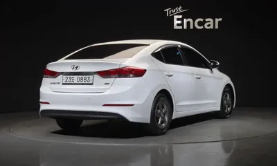 Hyundai Avante 2016, 102987 км, за 4561.08 USD