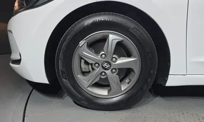 Hyundai Avante 2016, 102987 км, за 4561.08 USD