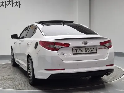 Kia K5 2011, 163456 км, за 2475.57 USD