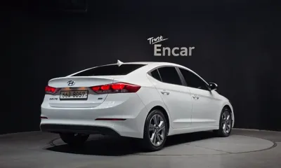 Hyundai Avante 2017, 164327 км, за 4096.46 USD