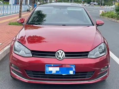 Volkswagen Golf 2014, 100000 км, за 3954.58 USD