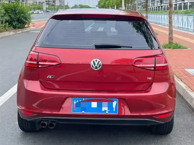 Volkswagen Golf 2014, 100000 км, за 3954.58 USD
