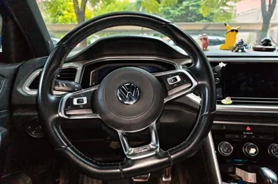 Volkswagen T-Roc 2019, 58400 км, за 10091 USD - фото 9