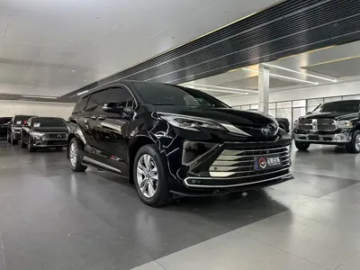 Toyota Sienna 2022, 81000 км, за 33717.76 USD