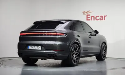 Porsche Cayenne 2025, 4597 км, за 115679.62 USD
