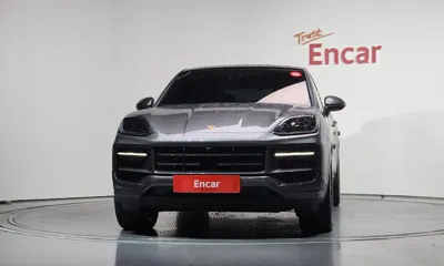 Porsche Cayenne 2025, 4597 км, за 115679.62 USD