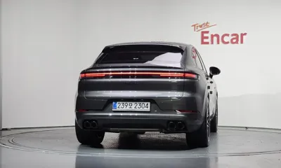 Porsche Cayenne 2025, 4597 км, за 115679.62 USD