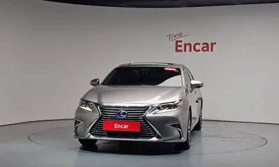 Lexus ES 2017, 135113 км, за 15819.88 USD
