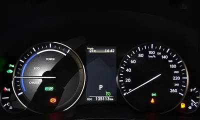 Lexus ES 2017, 135113 км, за 15819.88 USD - фото 8