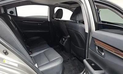 Lexus ES 2017, 135113 км, за 15819.88 USD - фото 11