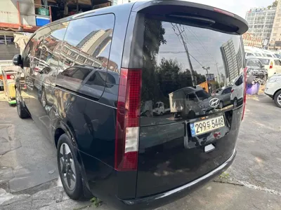Hyundai Staria 2022, 39474 км, за 18831.31 USD - фото 2
