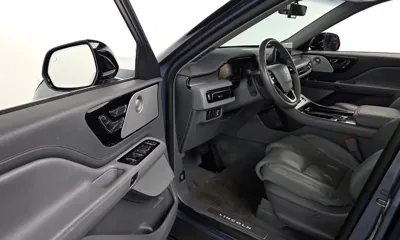 Lincoln Aviator 2021, 40323 км, за 23171.85 USD - фото 10
