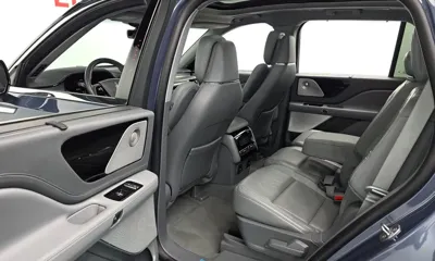 Lincoln Aviator 2021, 40323 км, за 23171.85 USD - фото 11