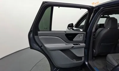 Lincoln Aviator 2021, 40323 км, за 23171.85 USD - фото 25