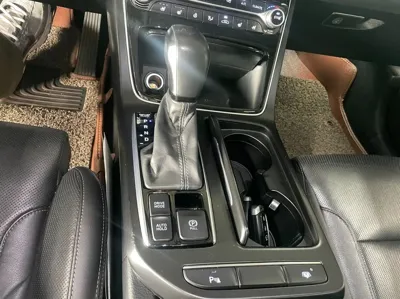 Hyundai Grandeur 2018, 208161 км, за 6622.51 USD - фото 10