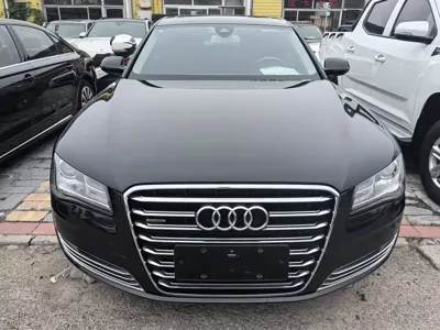 Audi A8 2014, 182000 км, за 15449.97 USD