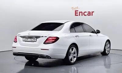 Mercedes-Benz E-Class 2017, 71096 км, за 12793.75 USD